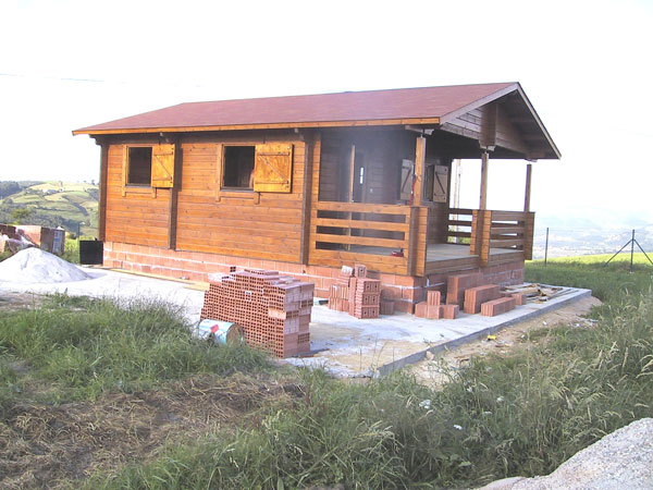 Cabaña  diáfana con tabique maestro.