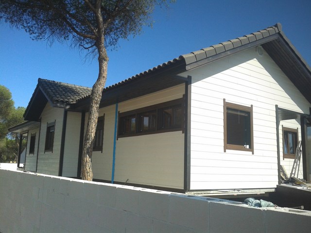 Vivienda de planta baja construida de entramado.