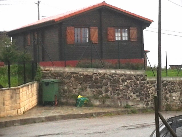 Vivienda de planta baja con doble tabique.