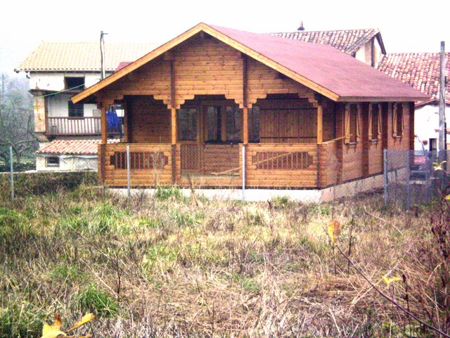 Vivienda de tablón con doble tabique.