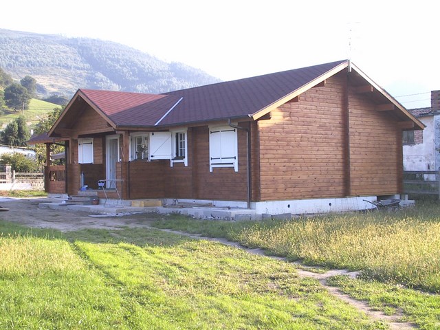 Vivienda de tablón con doble tabique.