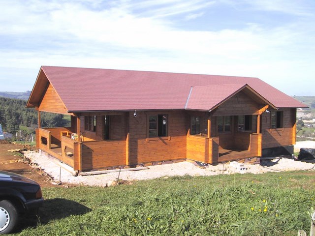 Vivienda de tablón con doble tabique.